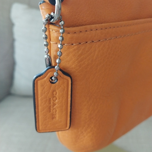 Coach Park Wristlet - Picture 3 of 6